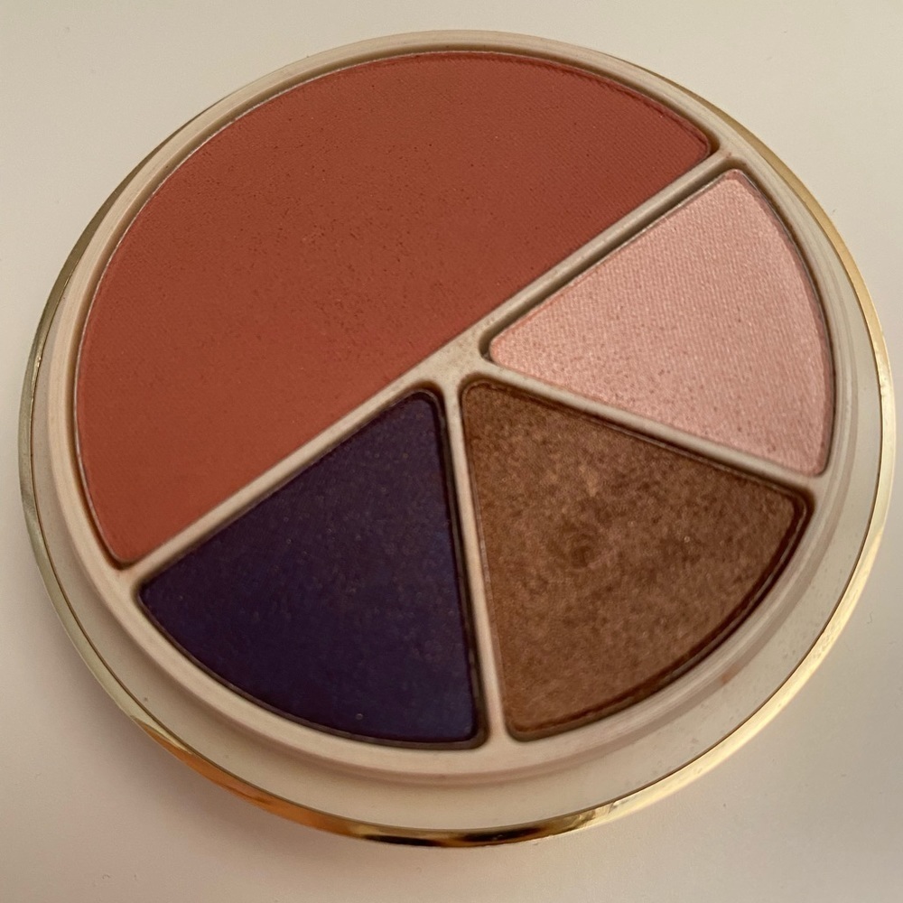 Estée Lauder blush eyeshadow compact.